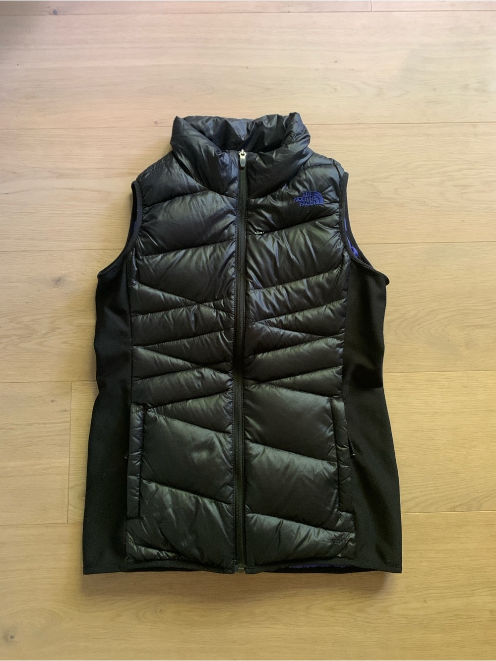 The North Face Women’s M 600 Fill Down Vest Black Purple Puffer Outdoor Winter